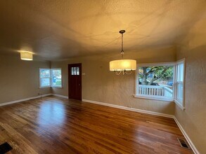 9046 9th Ave SW in Seattle, WA - Building Photo - Building Photo