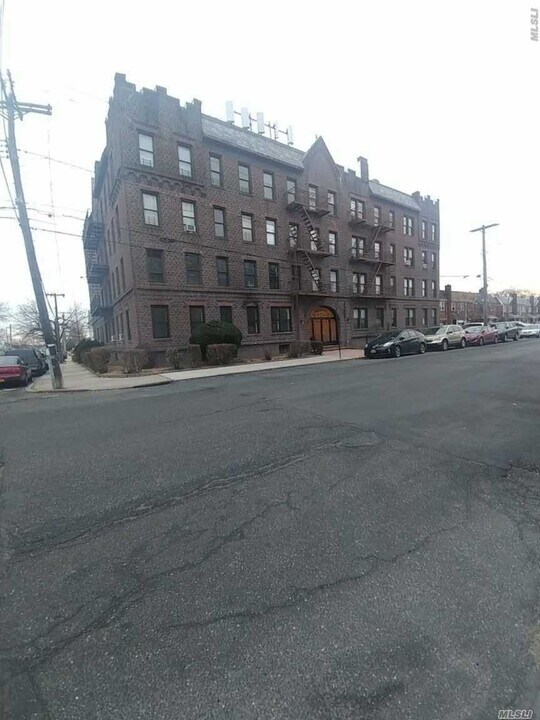 198-40 32nd Ave-Unit -A1 in Queens, NY - Building Photo
