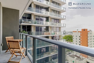 230 NE 5th Ct in Miami, FL - Building Photo - Building Photo