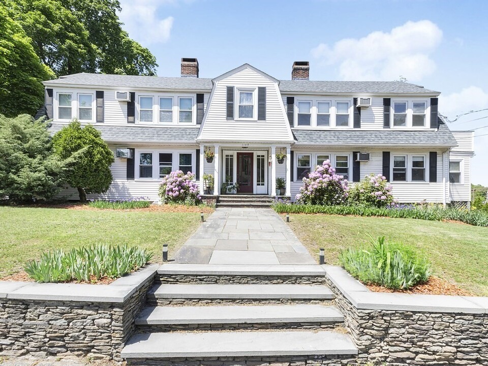 1145 Boylston St, Unit 4 in Newton, MA - Building Photo