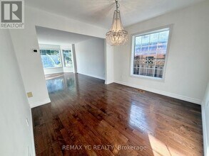 67 Fern Valley Crescent in Richmond Hill, ON - Building Photo - Building Photo