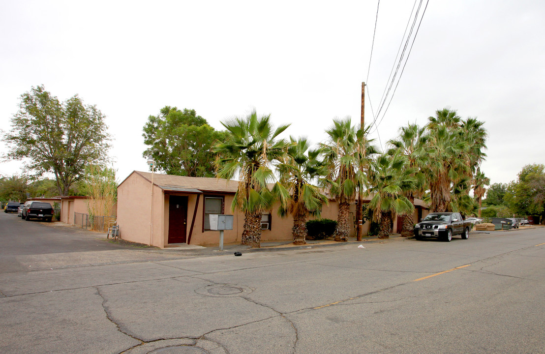 9470-9492 Ben Nevis Blvd in Jurupa Valley, CA - Foto de edificio