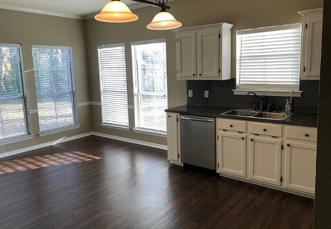 351 Meadow Crossing Dr in Baton Rouge, LA - Building Photo - Building Photo