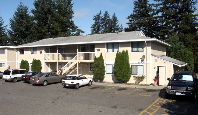 Whispering Firs Apartments in Lakewood, WA - Foto de edificio - Building Photo