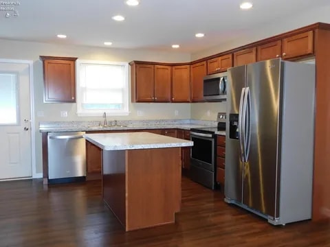 12 Pine St in Norwalk, OH - Foto de edificio - Building Photo