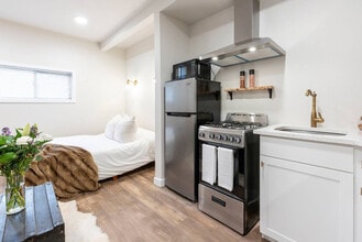 611 N Cedar St in Tacoma, WA - Building Photo - Building Photo