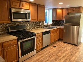 5409 Beacon Avenue South, Unit B in Seattle, WA - Building Photo - Building Photo
