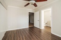 6407 Oaknut Dr photo'