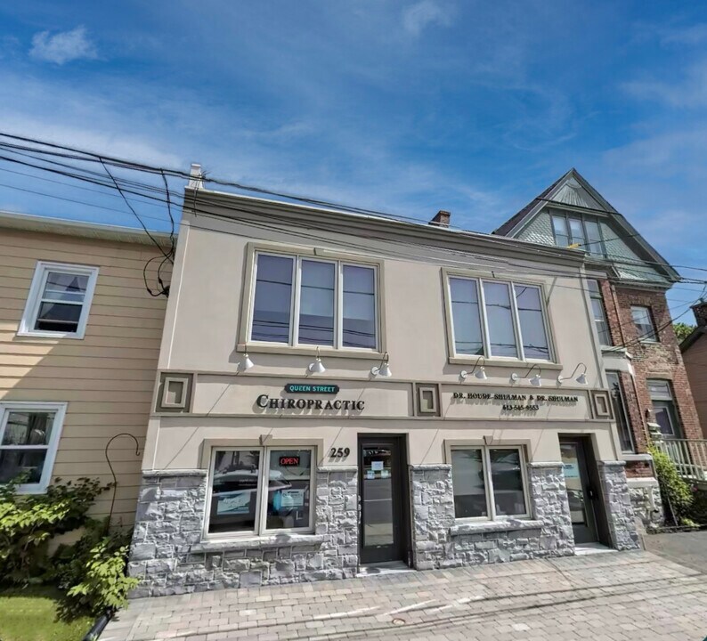 259 Queen St in Kingston, ON - Building Photo