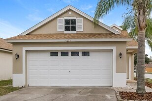 6032 Pointe Pleasant Blvd in Wesley Chapel, FL - Building Photo