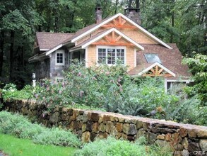 44 Ferris Estates Rd in New Milford, CT - Building Photo - Building Photo