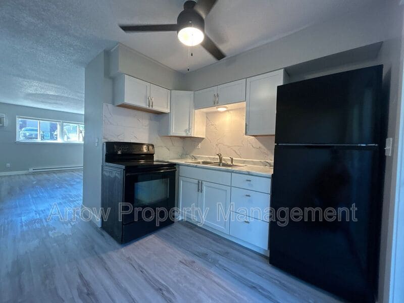 222 Park Ave in Maryville, MO - Building Photo