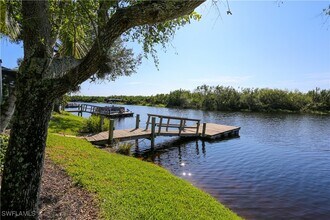 8422 Mallards Way in Naples, FL - Foto de edificio - Building Photo