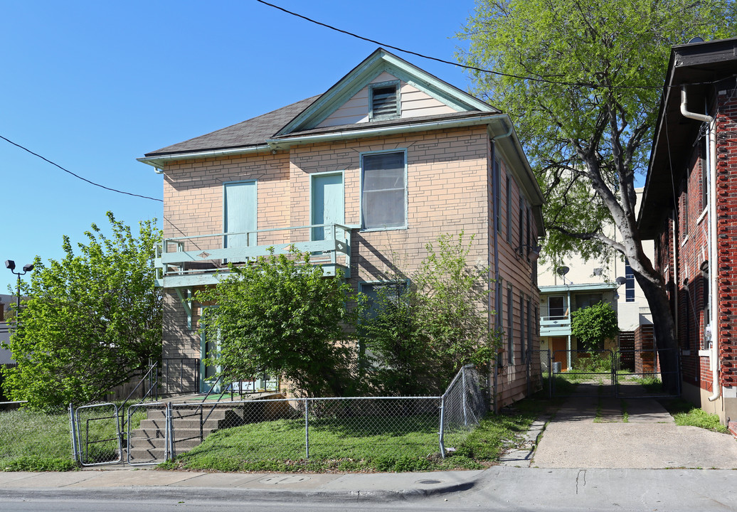 911 N Haskell Ave in Dallas, TX - Foto de edificio