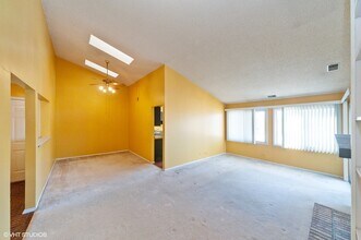 154 Morningside Ln W in Buffalo Grove, IL - Building Photo - Building Photo