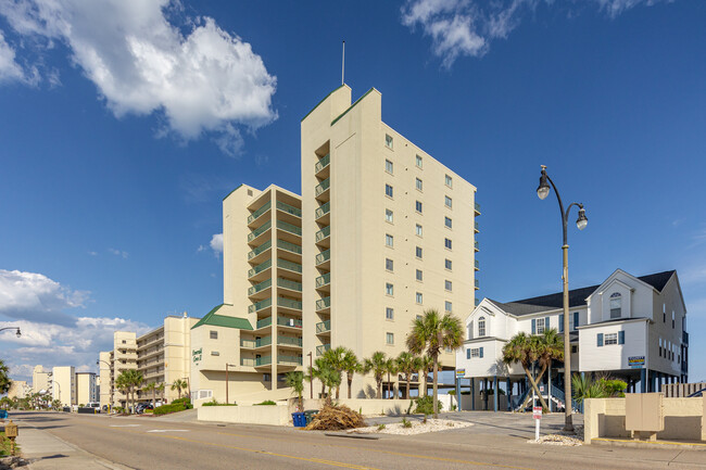 Emerald Cove II in North Myrtle Beach, SC - Foto de edificio - Building Photo