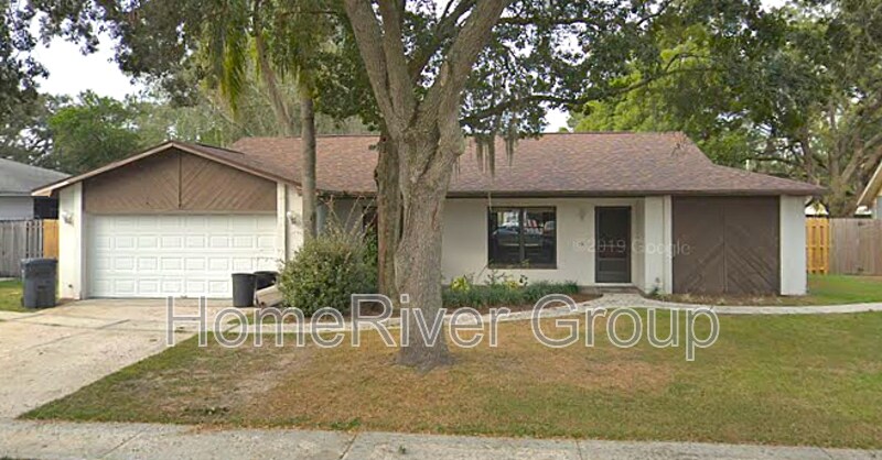 3812 Highgate Dr in Valrico, FL - Foto de edificio