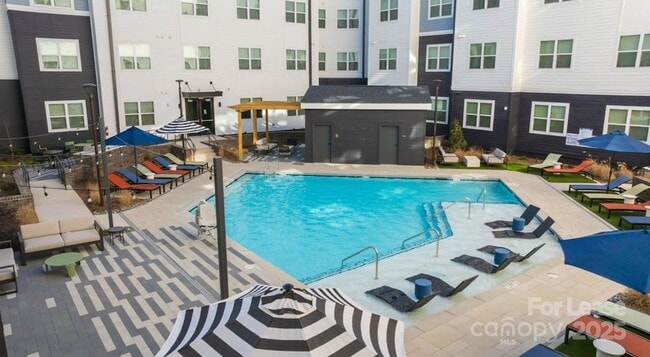 120 Matheson Ave, Unit B2 in Charlotte, NC - Foto de edificio - Building Photo