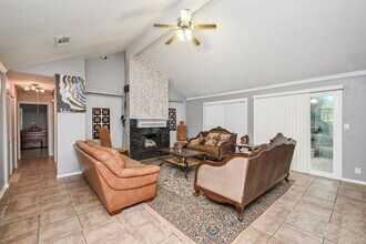 13102 Richmond Ave. in Houston, TX - Building Photo - Building Photo