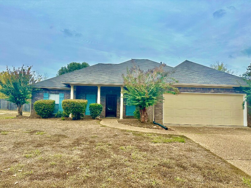 131 Kenzie Dr in Madison, MS - Building Photo