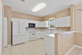 9236 SW 215th Terrace in Cutler Bay, FL - Building Photo - Building Photo