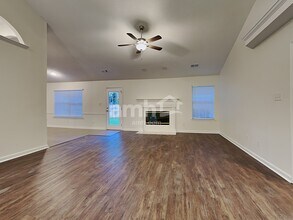 162 Belle Grove Dr in Richmond Hill, GA - Foto de edificio - Building Photo