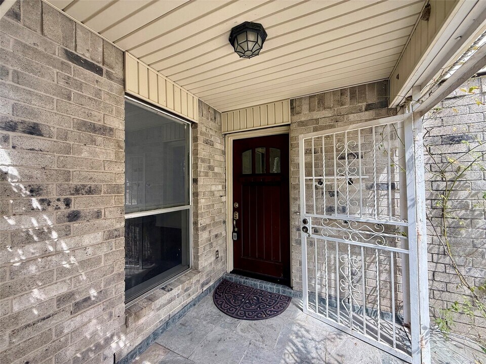 13222 Pebblewalk Cir N in Houston, TX - Building Photo