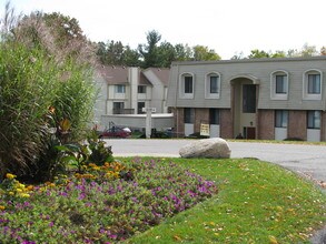Arbors of Battle Creek in Battle Creek, MI - Building Photo - Building Photo