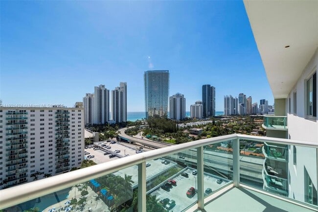 19380 Collins Ave, Unit PH-6 in Sunny Isles Beach, FL - Foto de edificio - Building Photo