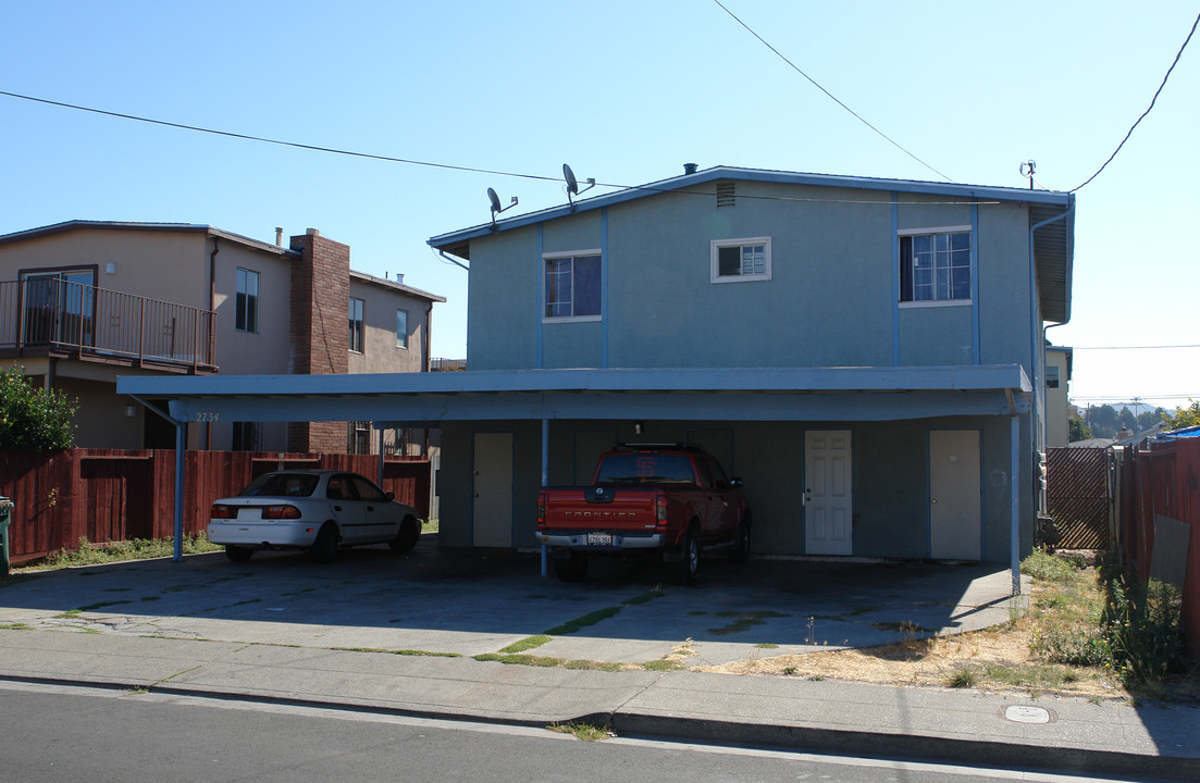 2734 17th St in San Pablo, CA - Building Photo