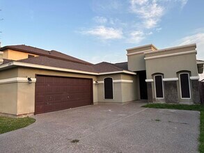 4011 Aidin St in Laredo, TX - Building Photo - Building Photo