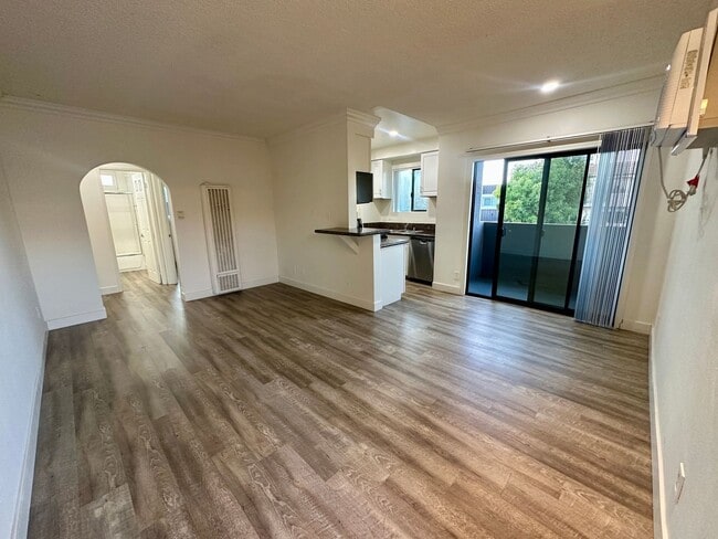 12236 Pacific Ave, Unit 06 in Los Angeles, CA - Building Photo - Building Photo