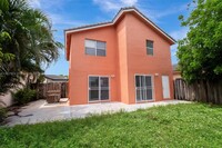 5210 NW 185th Ter in Miami Gardens, FL - Building Photo - Building Photo