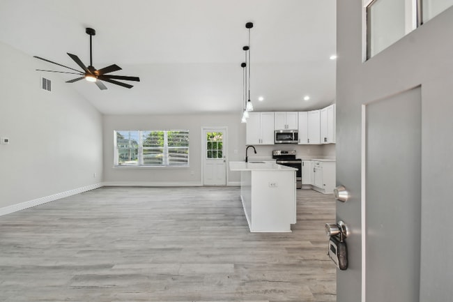 719 Bon Air St in Lakeland, FL - Building Photo - Building Photo