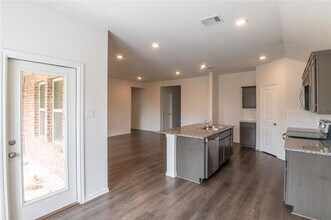 3929 Dickinson Ave in Aubrey, TX - Building Photo - Building Photo