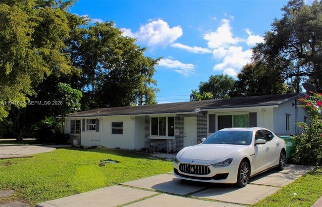 1396 NE 117th St in Miami, FL - Building Photo - Building Photo