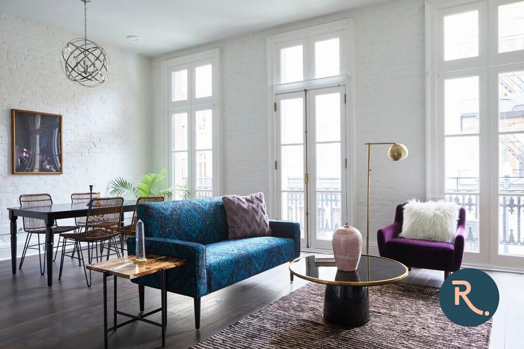 301 St Charles Ave in New Orleans, LA - Building Photo