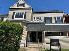 6621 Tennis St, Unit Apt 1 in Pittsburgh, PA - Building Photo