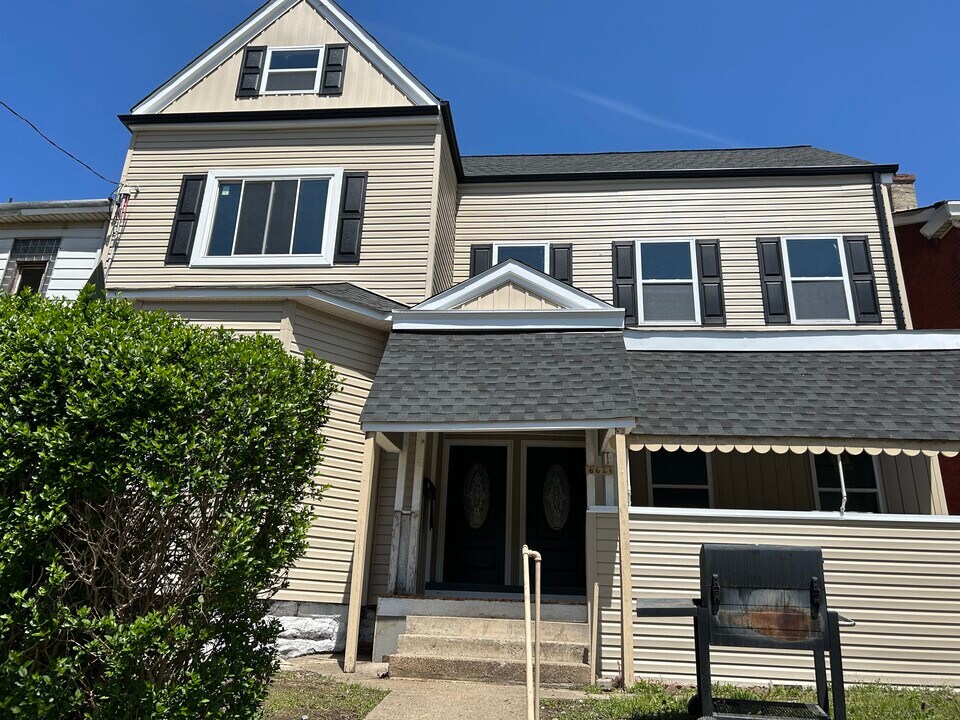 6621 Tennis St, Unit Apt 1 in Pittsburgh, PA - Building Photo