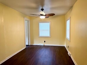 1610 Goldenrod Terrace in Round Lake Beach, IL - Building Photo - Building Photo