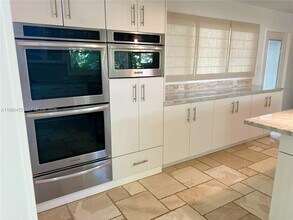 6395 SW 42nd Terrace in Miami, FL - Building Photo - Building Photo