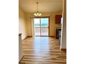 2027 Brittany Ct in Shakopee, MN - Building Photo - Building Photo