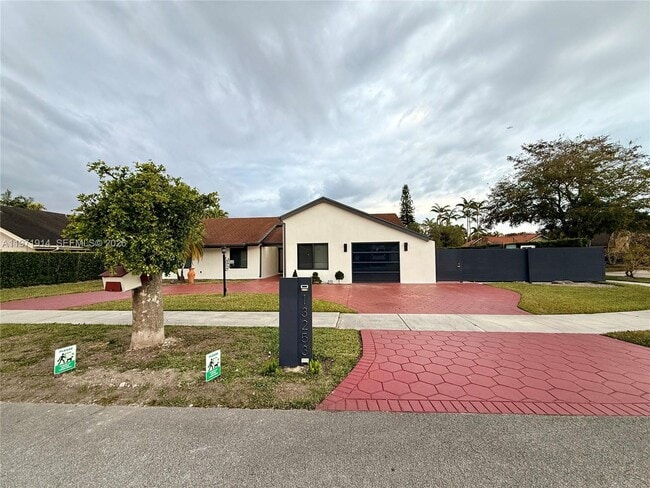 13253 SW 96th Terrace in Miami, FL - Building Photo - Building Photo