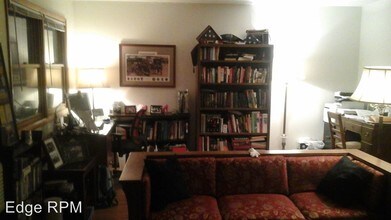 1315 College St in Cedar Falls, IA - Building Photo - Building Photo