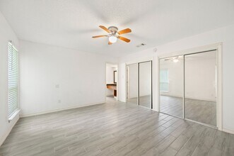 1823 Mandrill Ln in Houston, TX - Foto de edificio - Building Photo