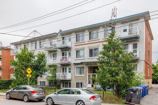 604 81E Av in Laval, QC - Building Photo