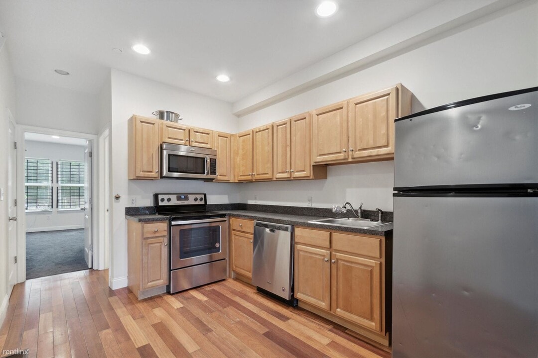 1719 Fontain St Photo