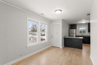 1144 N Austin Blvd in Oak Park, IL - Building Photo - Building Photo