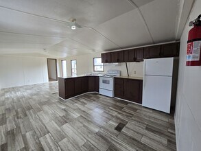 472 Ruben Wells Rd in Hinesville, GA - Building Photo - Building Photo