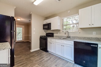 4677 Cedar Park Trail in Stone Mountain, GA - Building Photo - Building Photo
